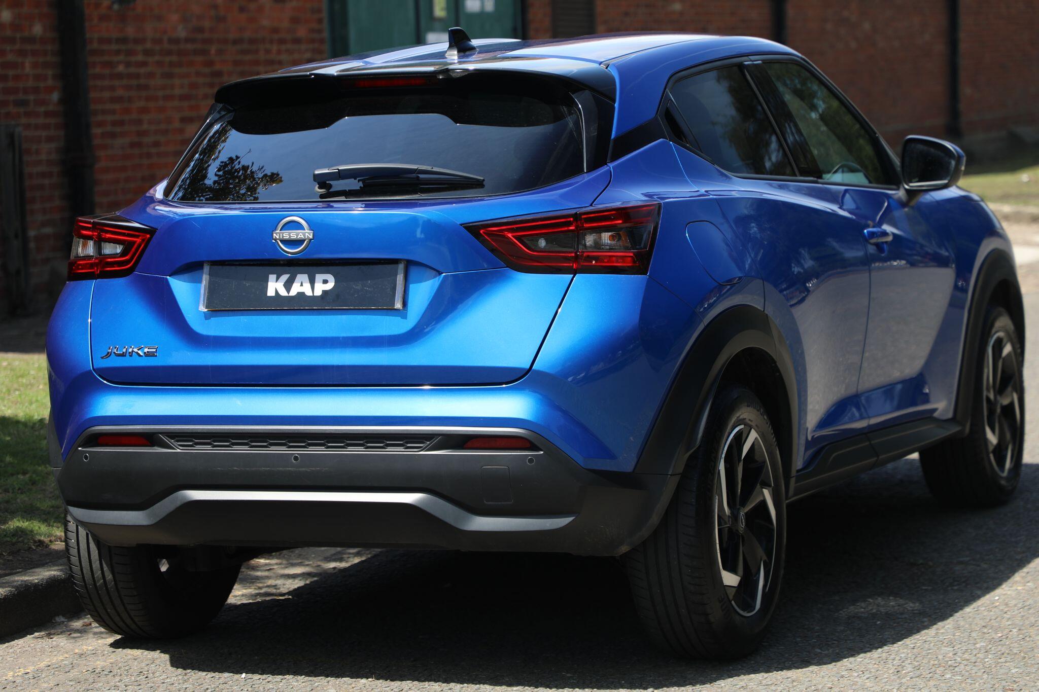 Large vehicle image